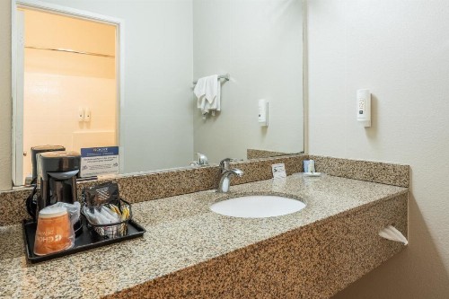 Quality Inn near Mammoth Mountain Ski Resort - image 23