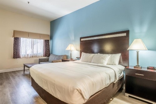 Quality Inn near Mammoth Mountain Ski Resort - image 31