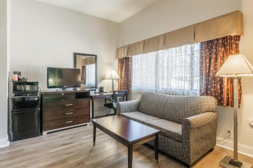 Quality Inn near Mammoth Mountain Ski Resort - image 8
