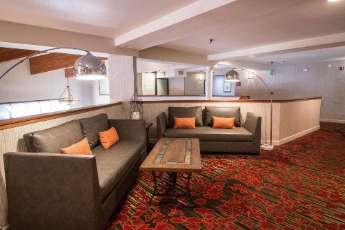 Empieria High Sierra Hotel - image 21