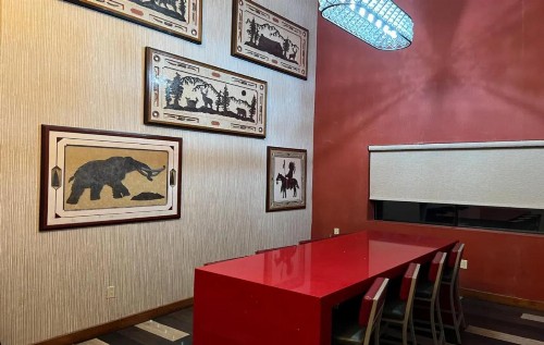 Empieria High Sierra Hotel - image 26