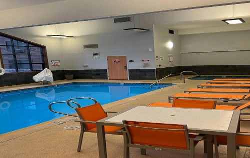Empieria High Sierra Hotel - image 43