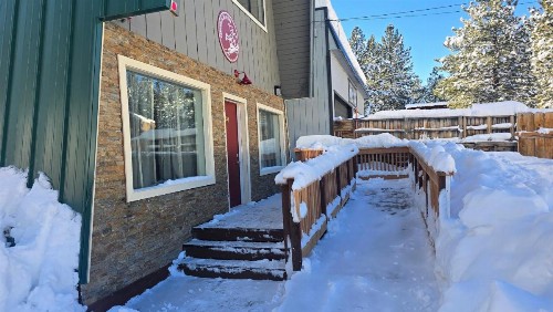 Cinnamon Bear Inn - image 25