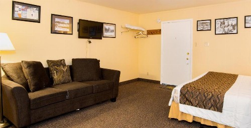 Holiday Haus - image 21