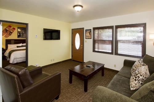Holiday Haus - image 7