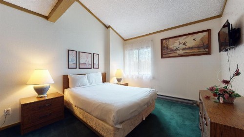 Summit 32 Apartment - image 11