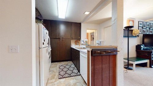 Summit 45 Apartment - image 13