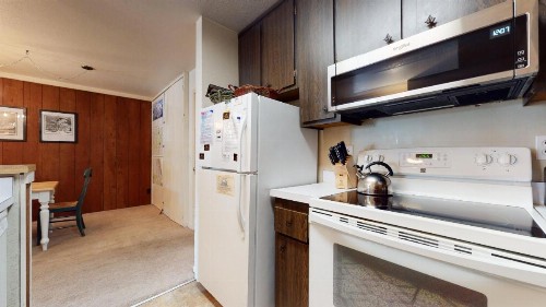 Summit 45 Apartment - image 3
