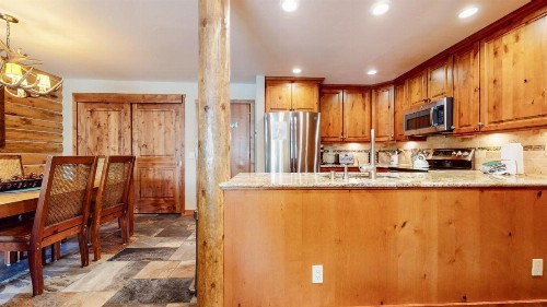 Summit 81 Apartment - image 15