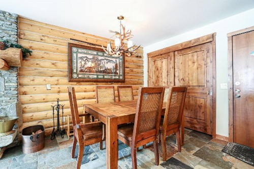 Summit 81 Apartment - image 2