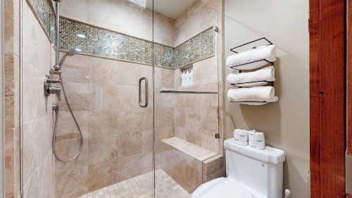 Summit 81 Apartment - image 34