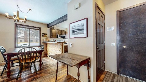 Wild Flower 39 Apartment - image 13