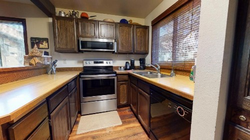 Wild Flower 39 Apartment - image 18