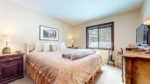 Wild Flower 39 Apartment - image 37
