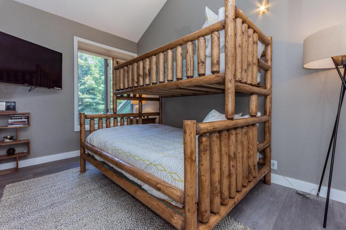 Snowcreek # 888 - Phase V - image 3