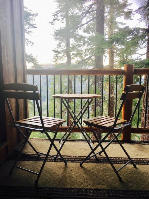Blue Jay Chalet - image 6
