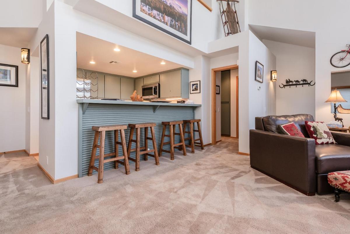 Snowcreek # 892 - Phase V - image 3