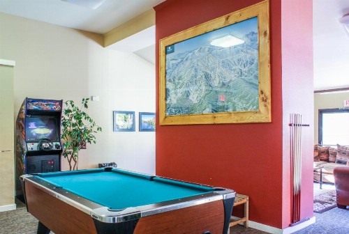 Mammoth Ski & Racquet Club #131 - image 8