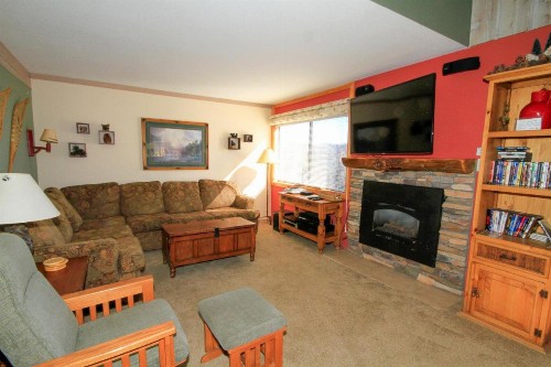 Mammoth Ski & Racquet Club #64-Pet!