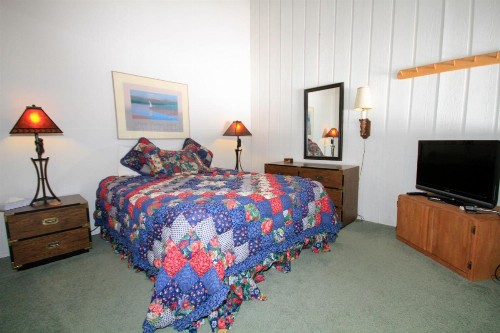 Mammoth Ski & Racquet Club #97 - image 7