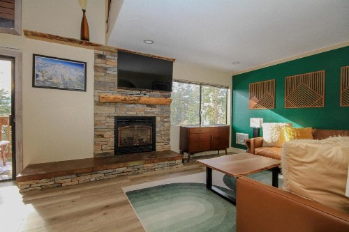 Mammoth Ski & Racquet Club #86 - image 14
