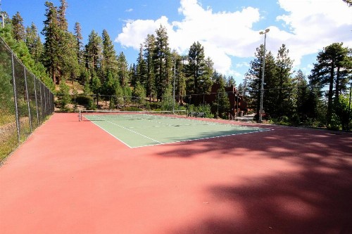 Mammoth Ski & Racquet Club #84 - image 8