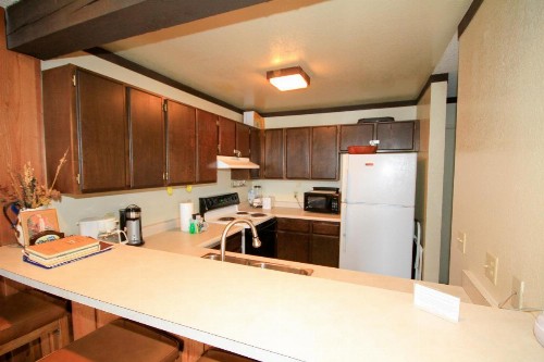 Mammoth Ski & Racquet Club #129 - image 6