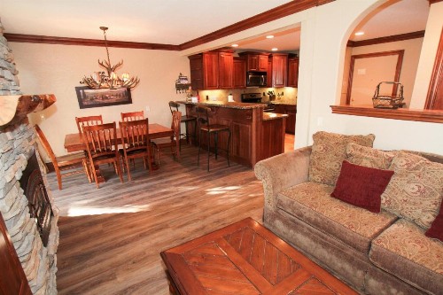 Mammoth Ski & Racquet Club #34 - image 2