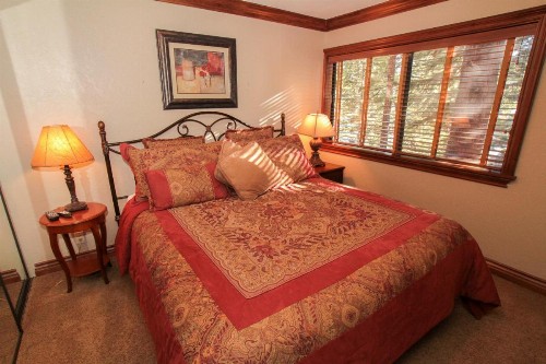 Mammoth Ski & Racquet Club #34 - image 9