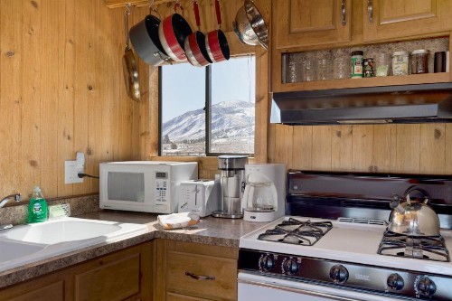 Sierra Meadows Ranch - image 21