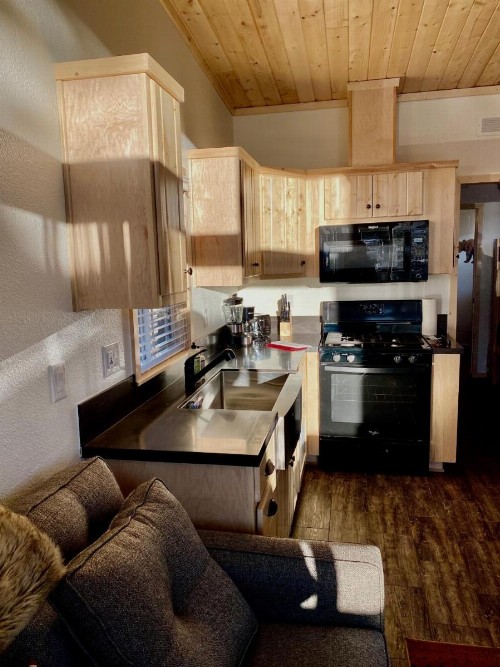 Sierra Meadows Ranch - image 28