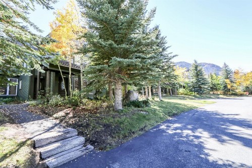 Snowcreek 887 Condo - image 3