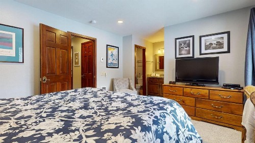 Woodlands #33 Condo - image 13