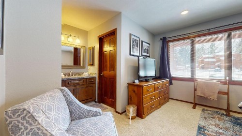 Woodlands #33 Condo - image 15