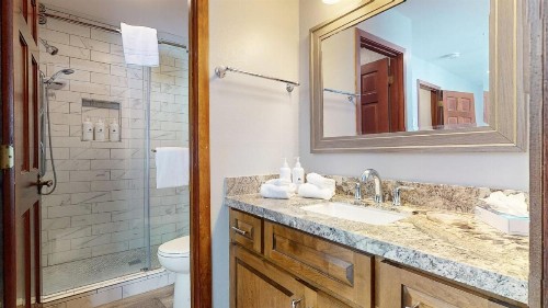 Woodlands #33 Condo - image 17