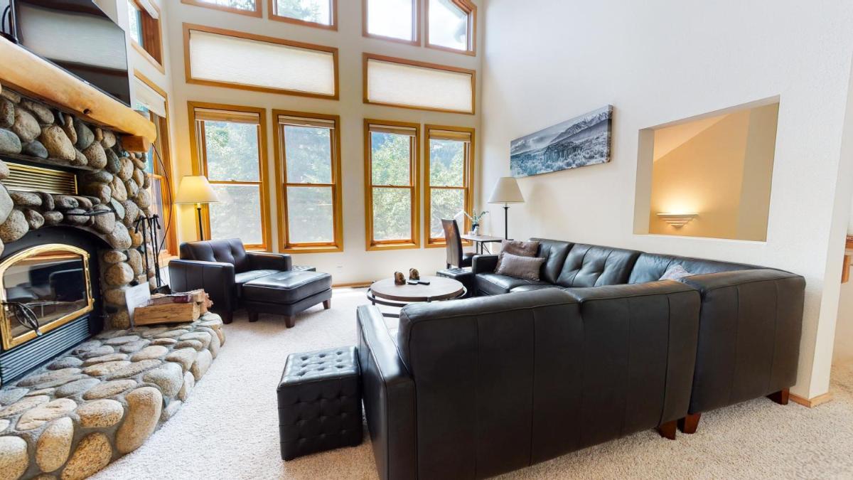 Snowcreek 880 Condo - main image