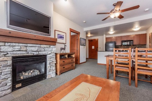 Village # 3310 - Lincoln House - image 21