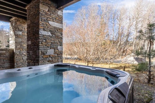 Creekhouse 1525 - image 36