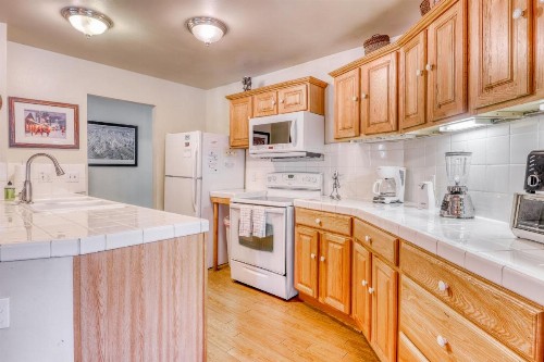 Sherwin Villas 44E - image 7