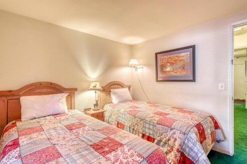 Sherwin Villas 44E - image 9