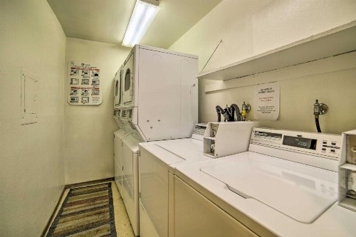 Mammoth Lakes Condo with Pool and Spa - Near Shuttle! - image 8