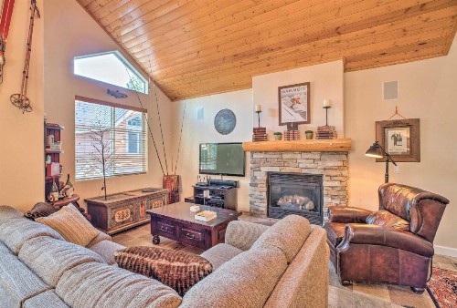 Mammoth Lakes Townhome - 10-Min Walk to Village! - image 9