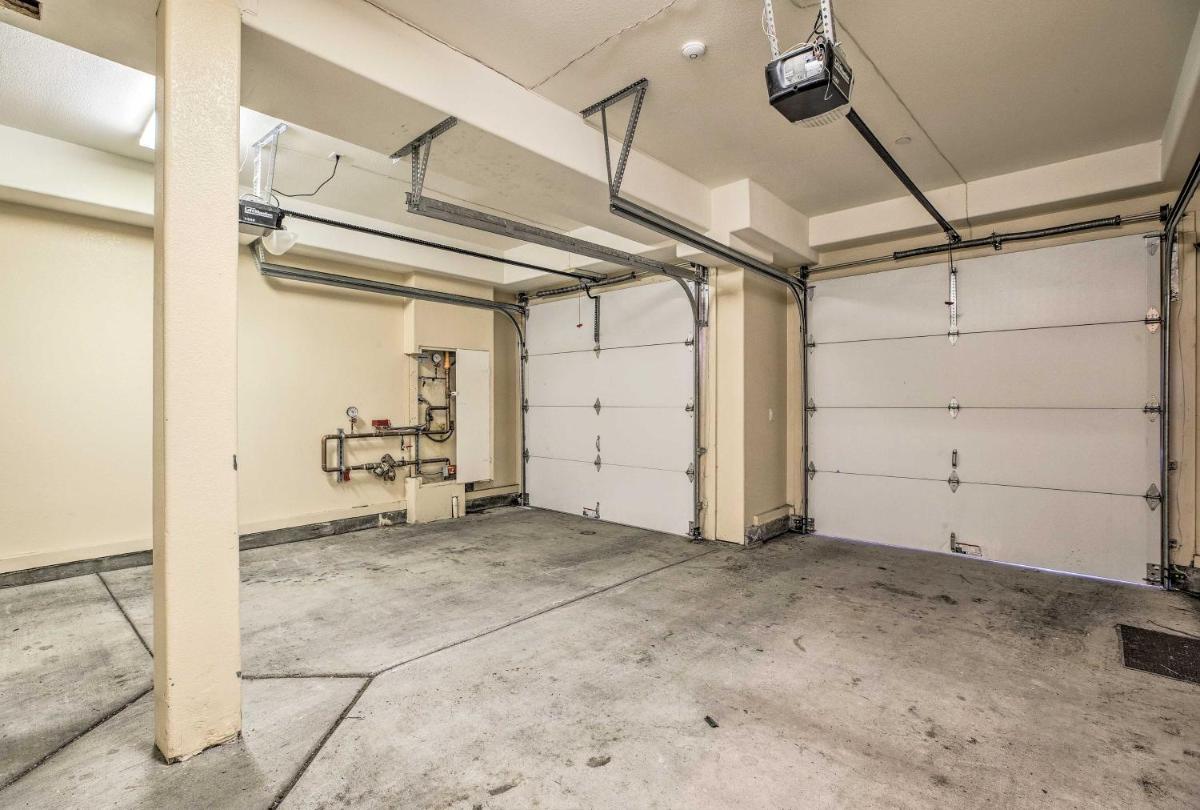 Mammoth Lakes Townhome - 10-Min Walk to Village! - image 7