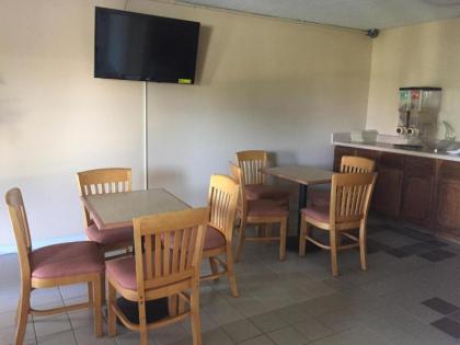 Americas Best Value Inn-Manchester - image 8