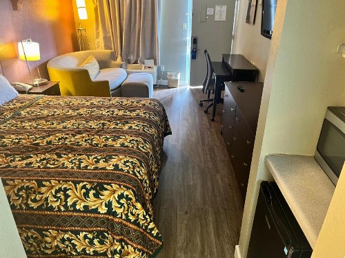 Southern Inn - image 7