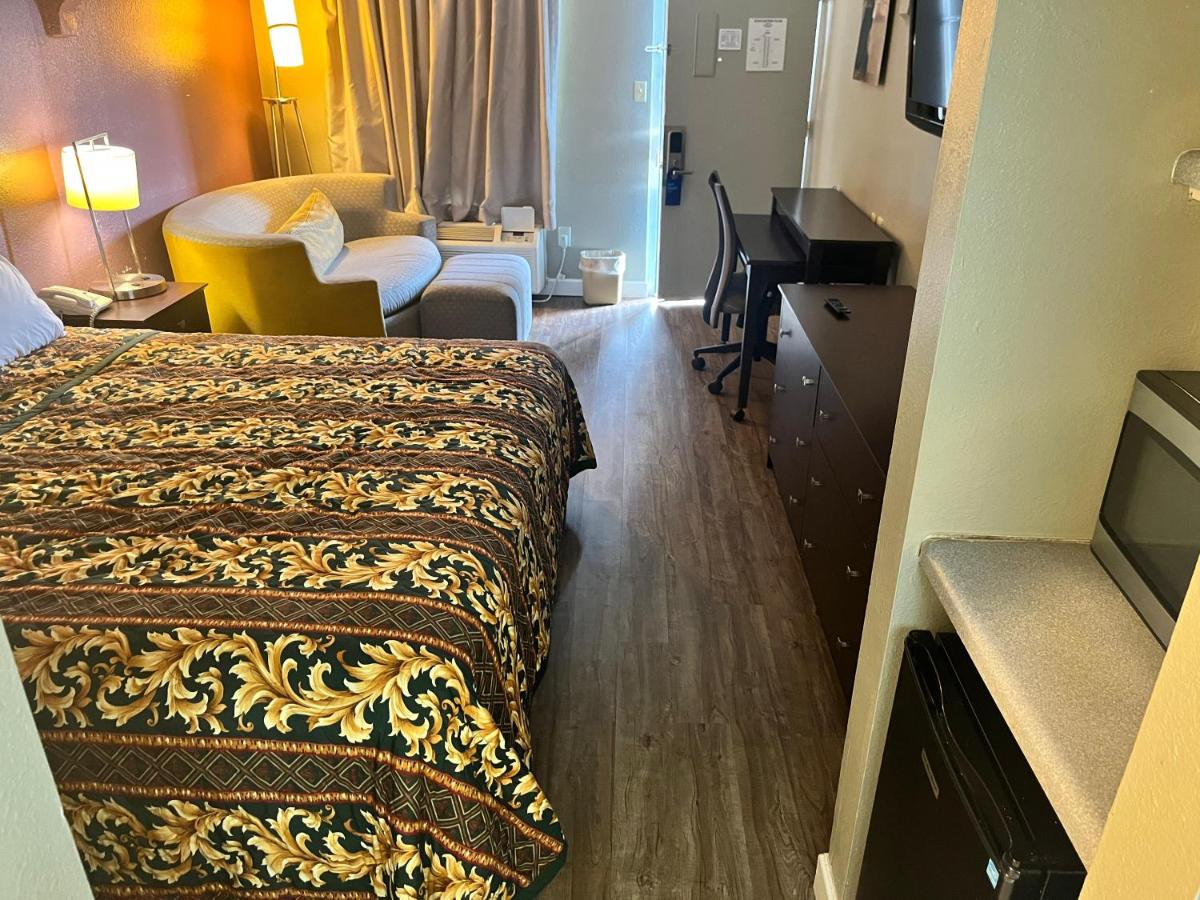 Southern Inn - image 7