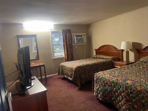 Pennswoods Inn - image 38