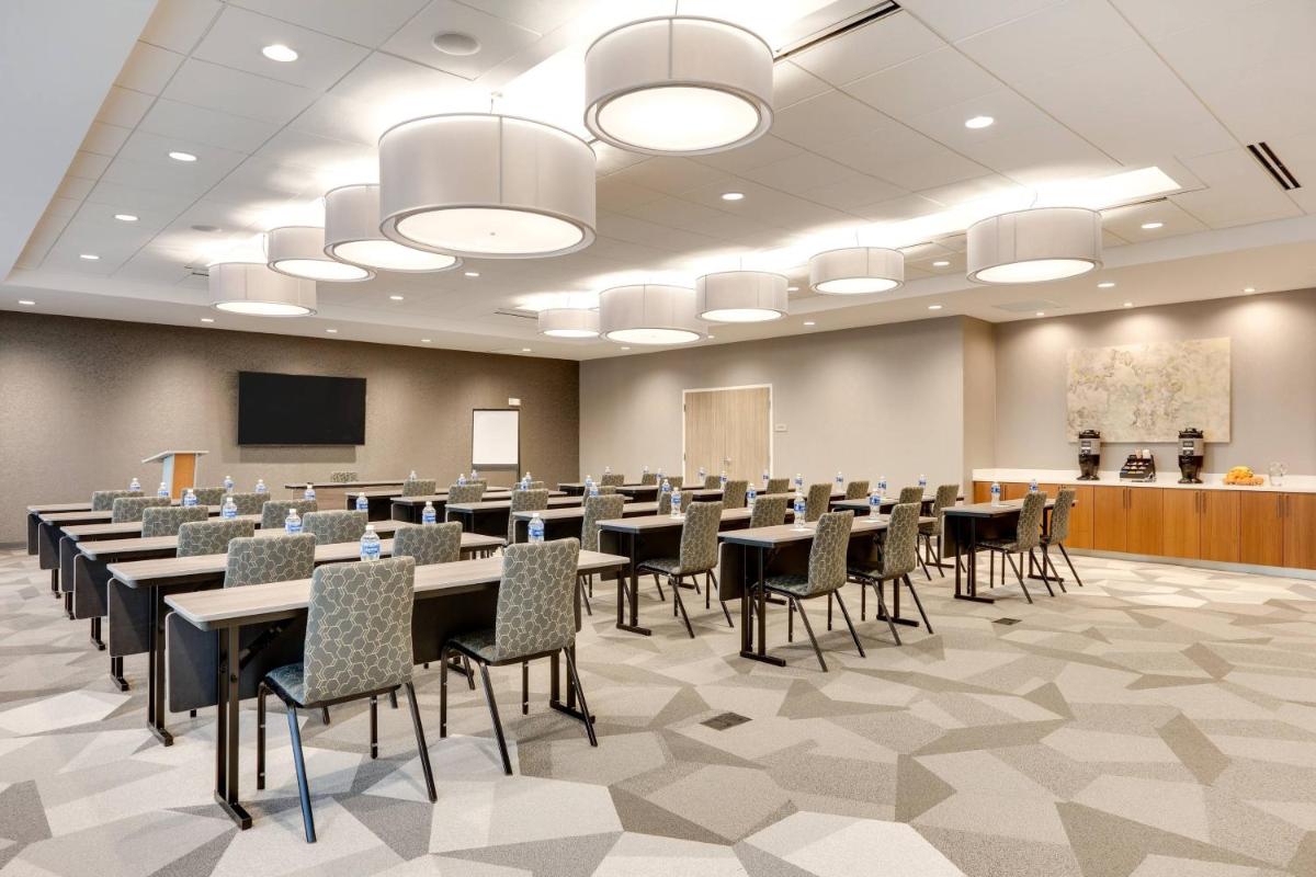 SpringHill Suites by Marriott Dallas Mansfield - image 5
