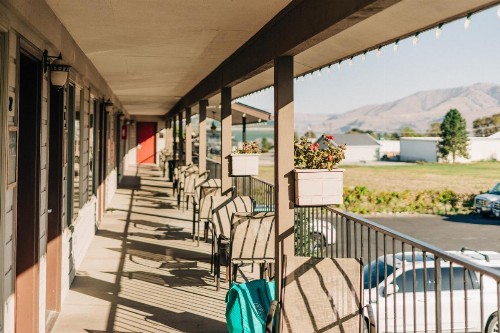 Mountain View Lodge - image 2