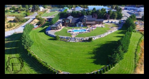 Lake's Edge Tuscan Lodge - image 8